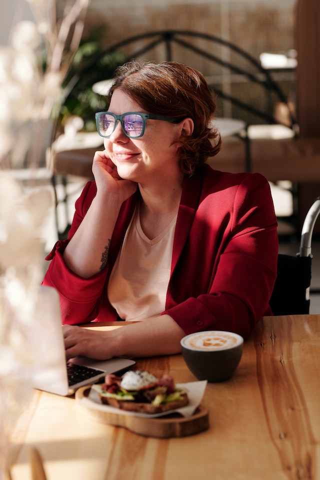 Photo by Marcus Aurelius: https://www.pexels.com/photo/woman-in-red-blazer-wearing-green-framed-eyeglasses-4063611/